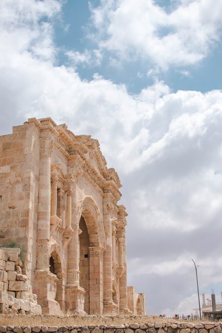 Would Be Traveller 1 Week in Jordan Jerash Entrance