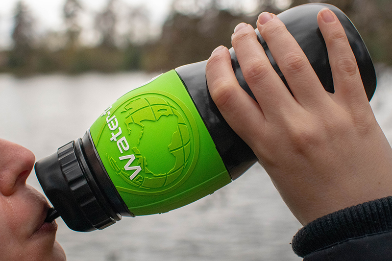 Would Be Traveller Water-to-go review bottle drinking